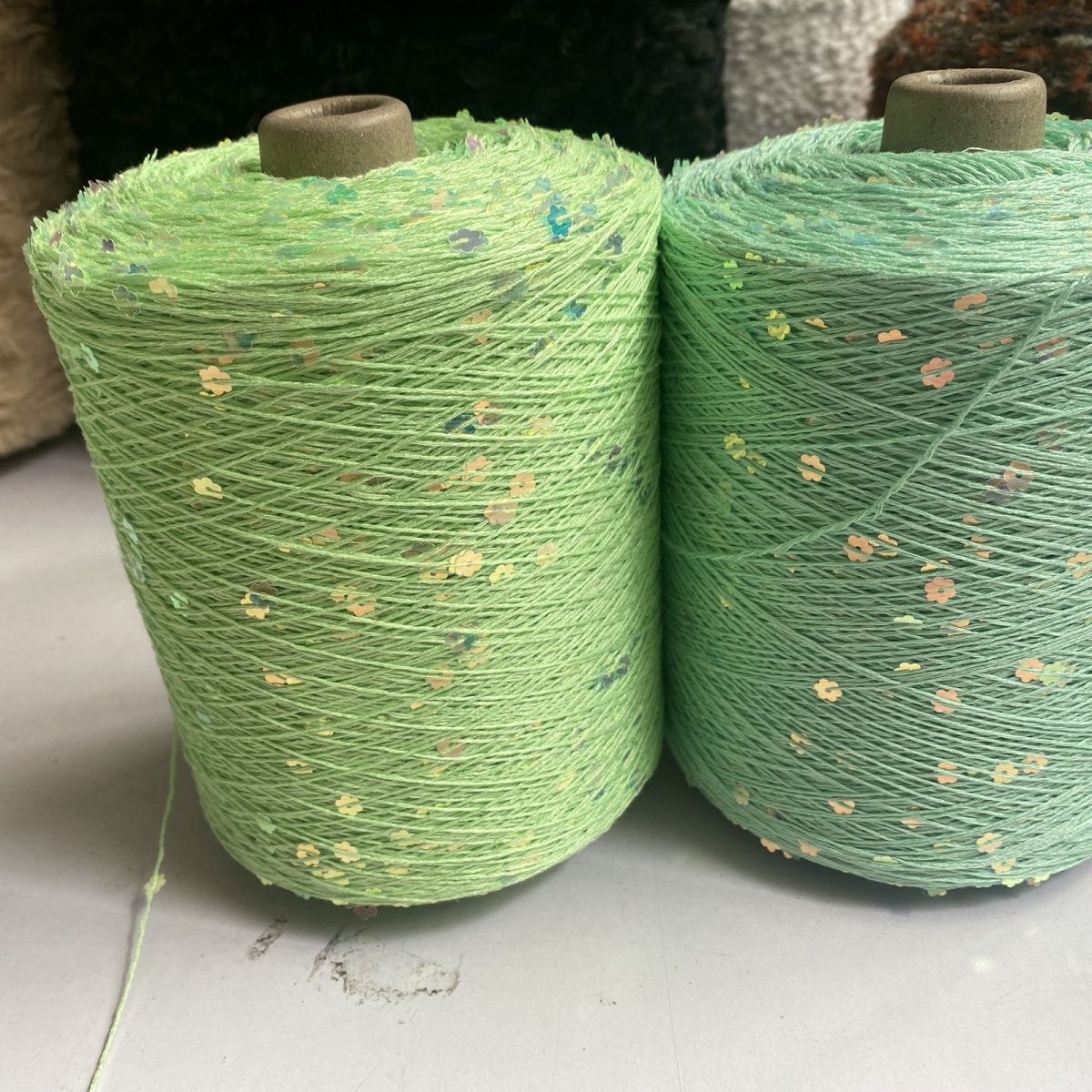 500 グラム夏アイス糸配線絹糸梅の花ファンタジースパンコー - Crochet Bag Raffia のレビューと価格