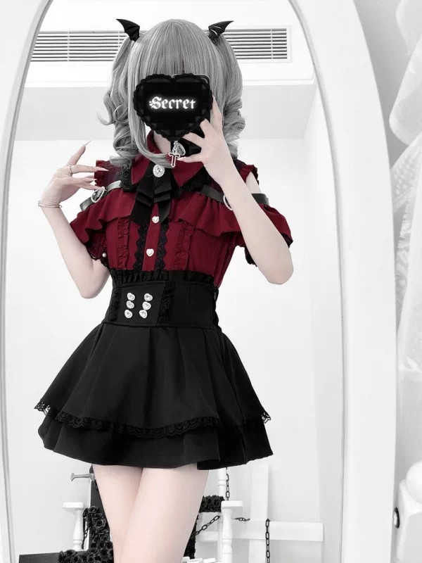 ゴシックスタイルの肩出しシャツとハイウエストミニスカートのツ - Blouse Off Shoulder のレビューと価格